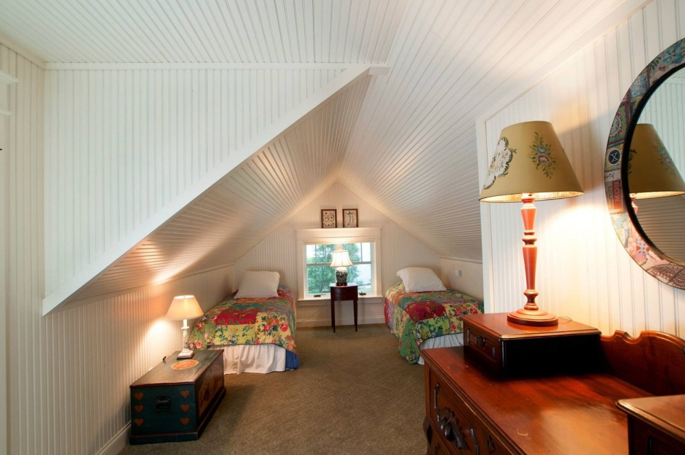 Lake Geneva Bedroom Renovation services provided by our professional remodeling contractors Lake Geneva Bedroom Renovation